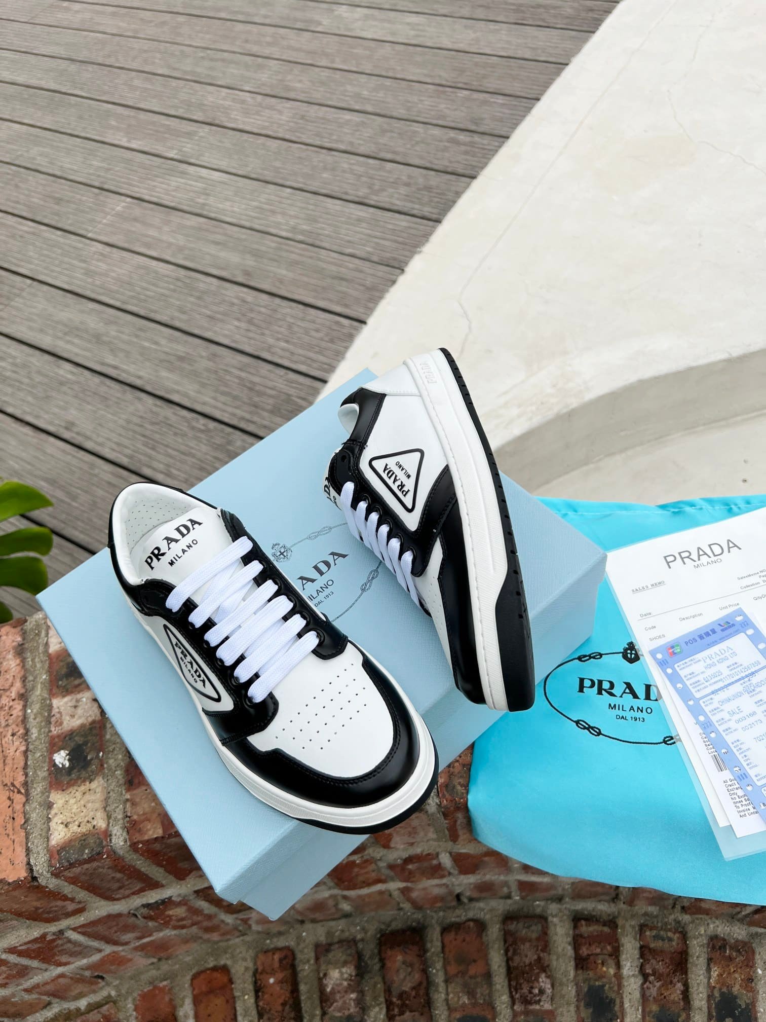 Pra*a District Leather Sneaker Black White 1E790M 3Lj6 F0964 F 030