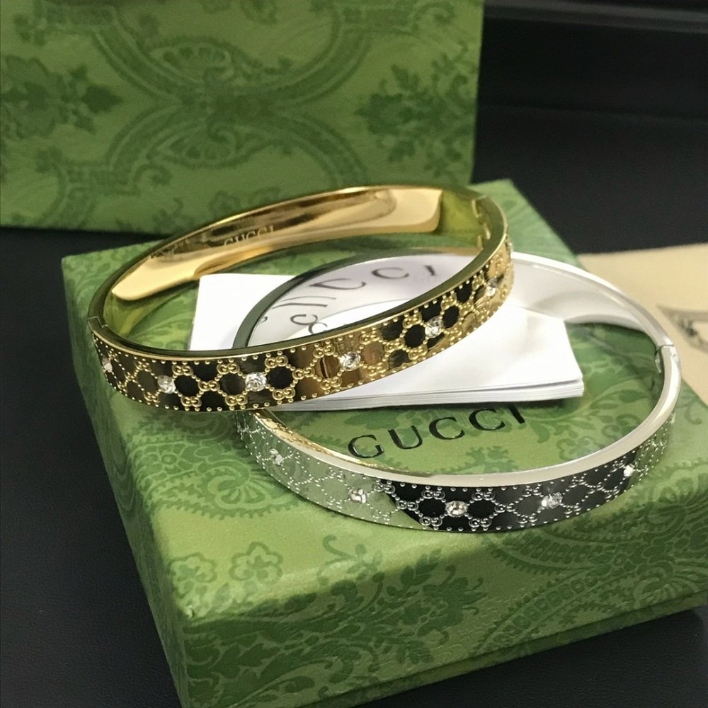 Gvc*1 Cuff Bracelet Gold 8Mm