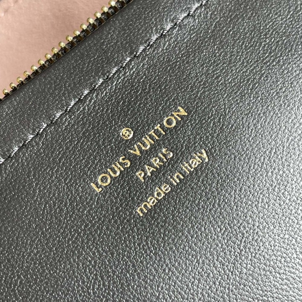 L0vis Vvtt0n Pochette Coussin Black 20Cm M82116