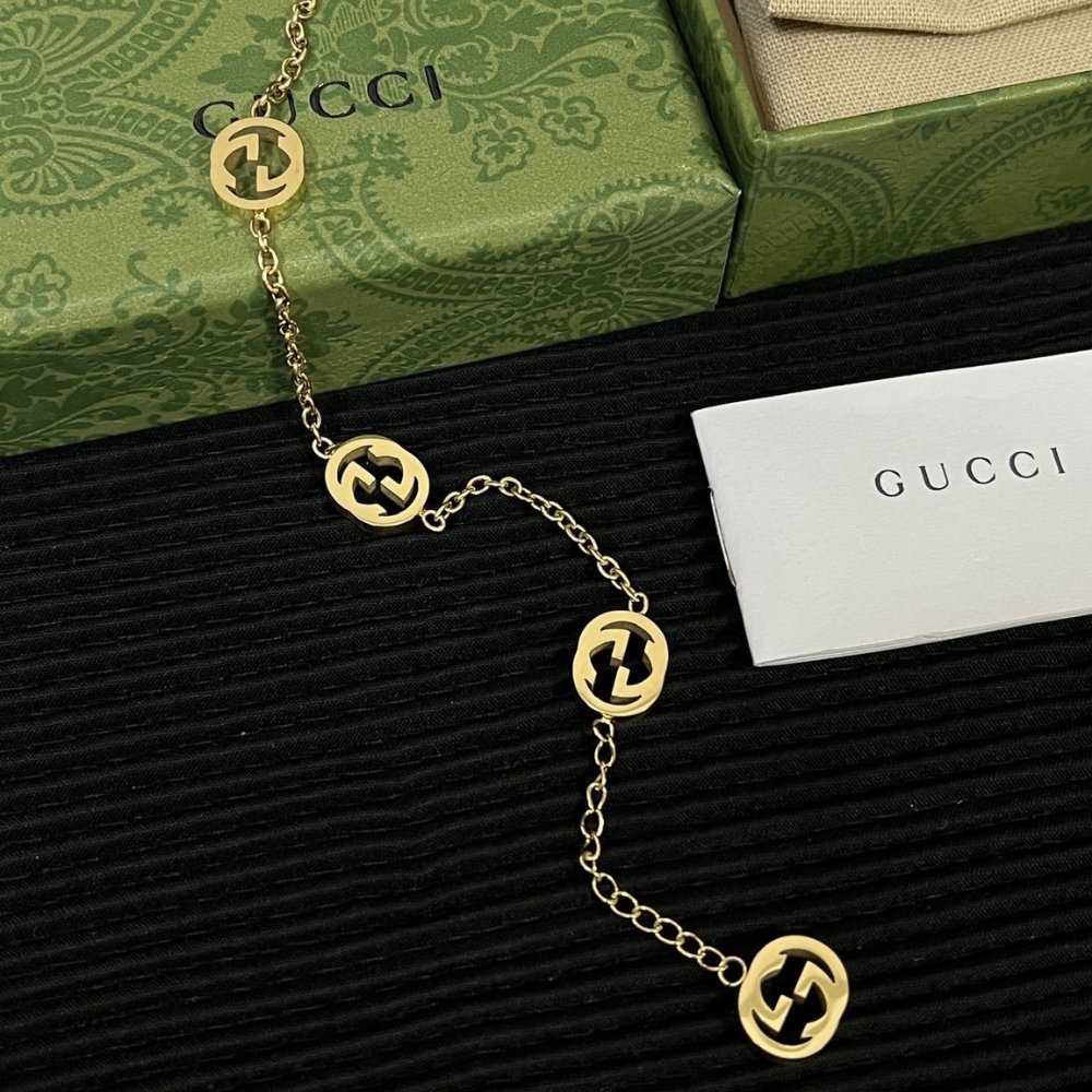Gvc*1 Interlocking Bracelet Yellow Gold ‎629904 J8500 8000