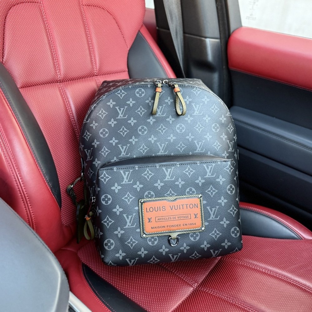 L0vis Vvtt0n Discovery Backpack Monogram Black 37Cm