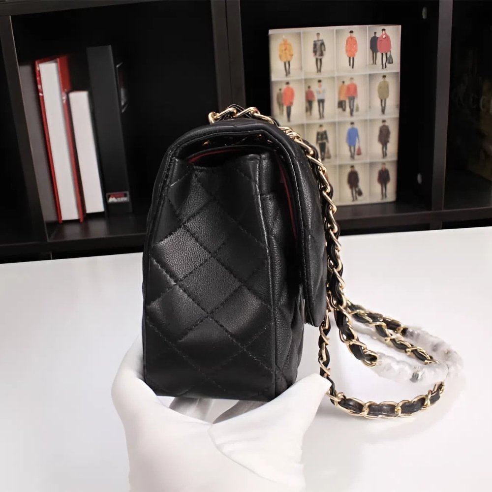 Ch**el Classic Flap Black Gold Hardware 25Cm