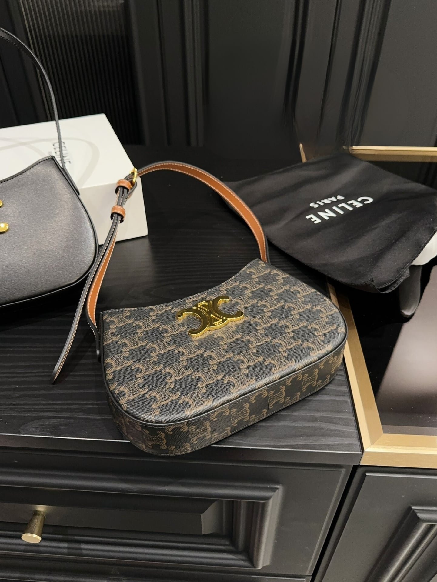 Ce1i*e Medium Tilly Bag In Triomphe Canvas And Calfskin Tan 21Cm 115702Cuz 04Lu