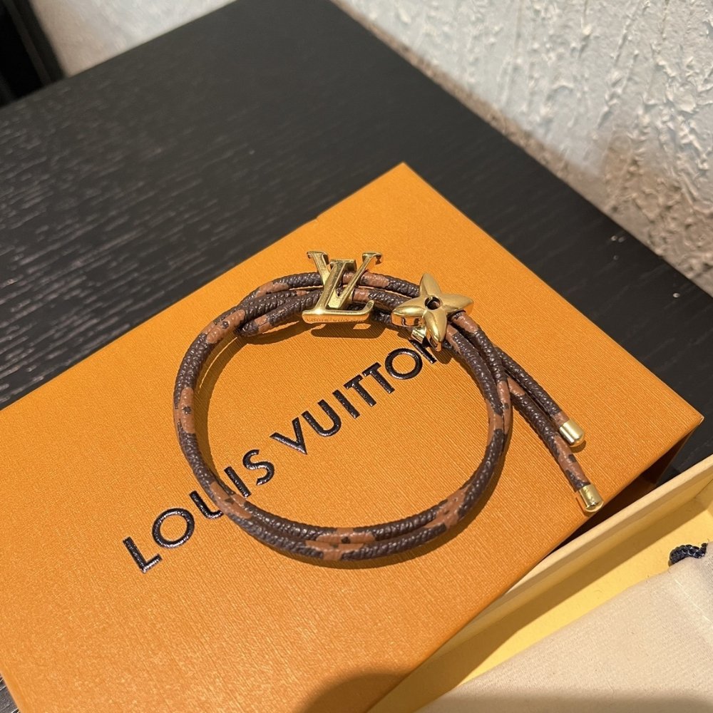 L0vis Vvtt0n Lv Bloom Bracelet Monogram Brown M8416Z
