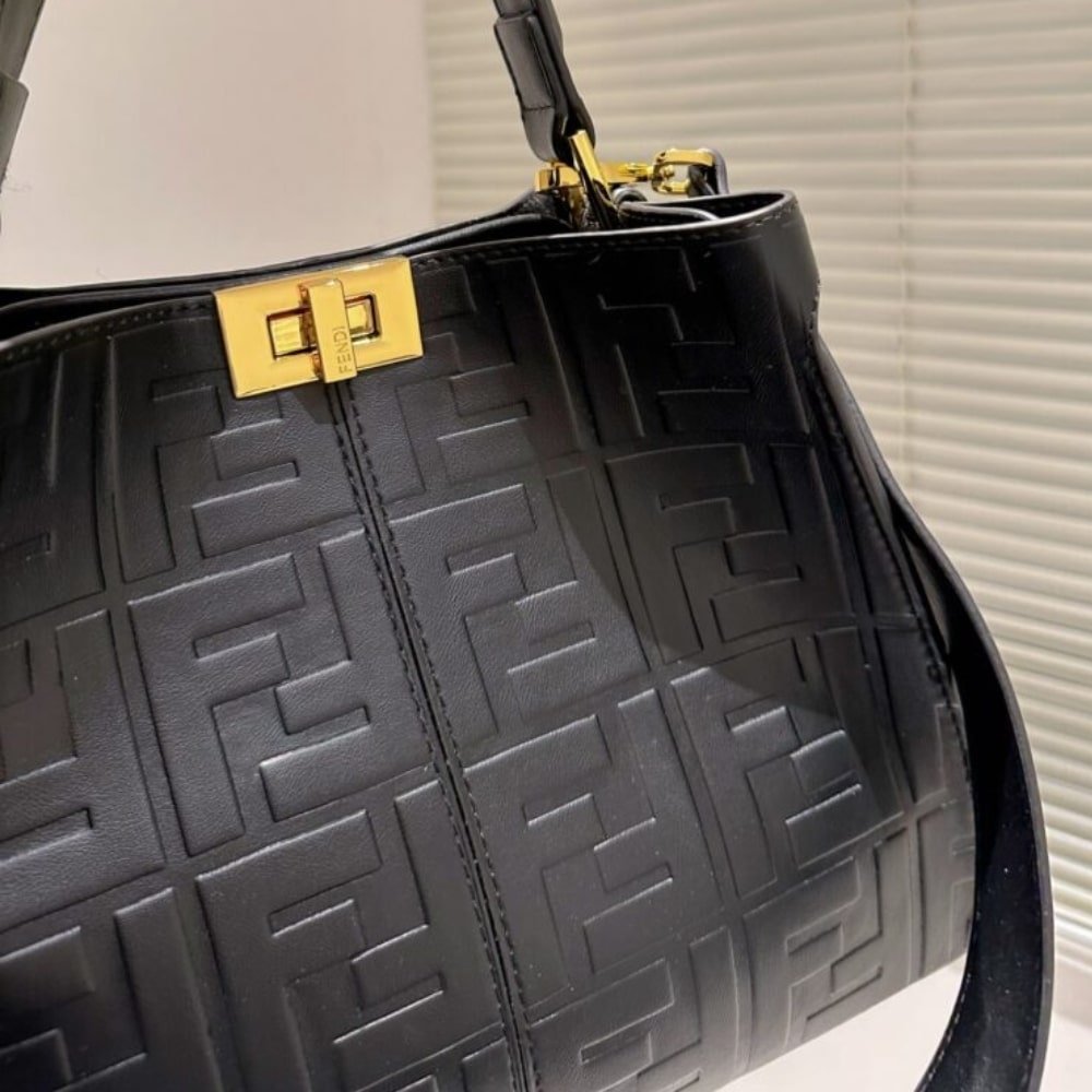 F**di Original Peekaboo Black 30Cm