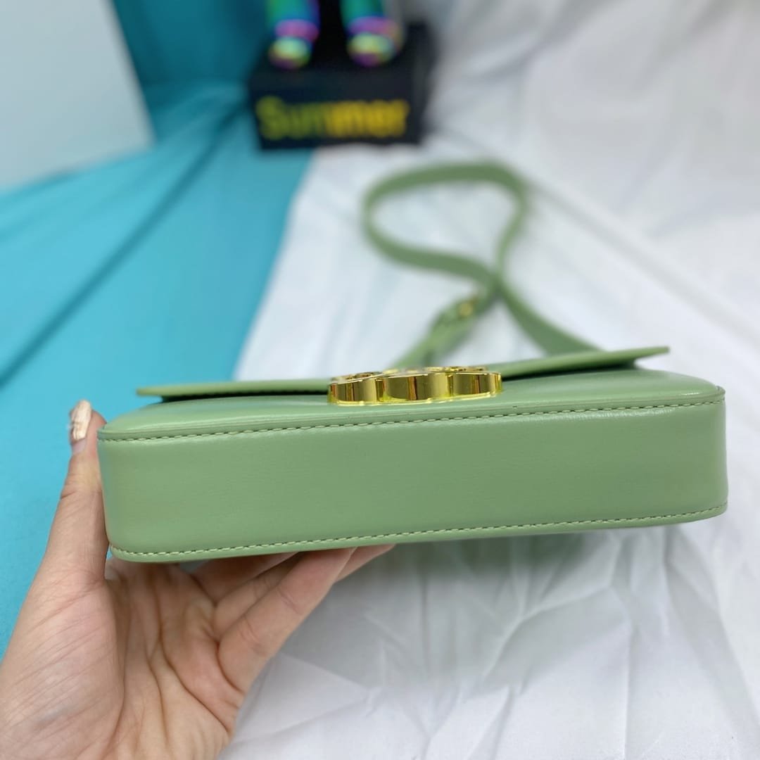 Ce1i*e Triomphe Shoulder Bag In Shiny Calfskin Green 20Cm 194143Bf4 31La