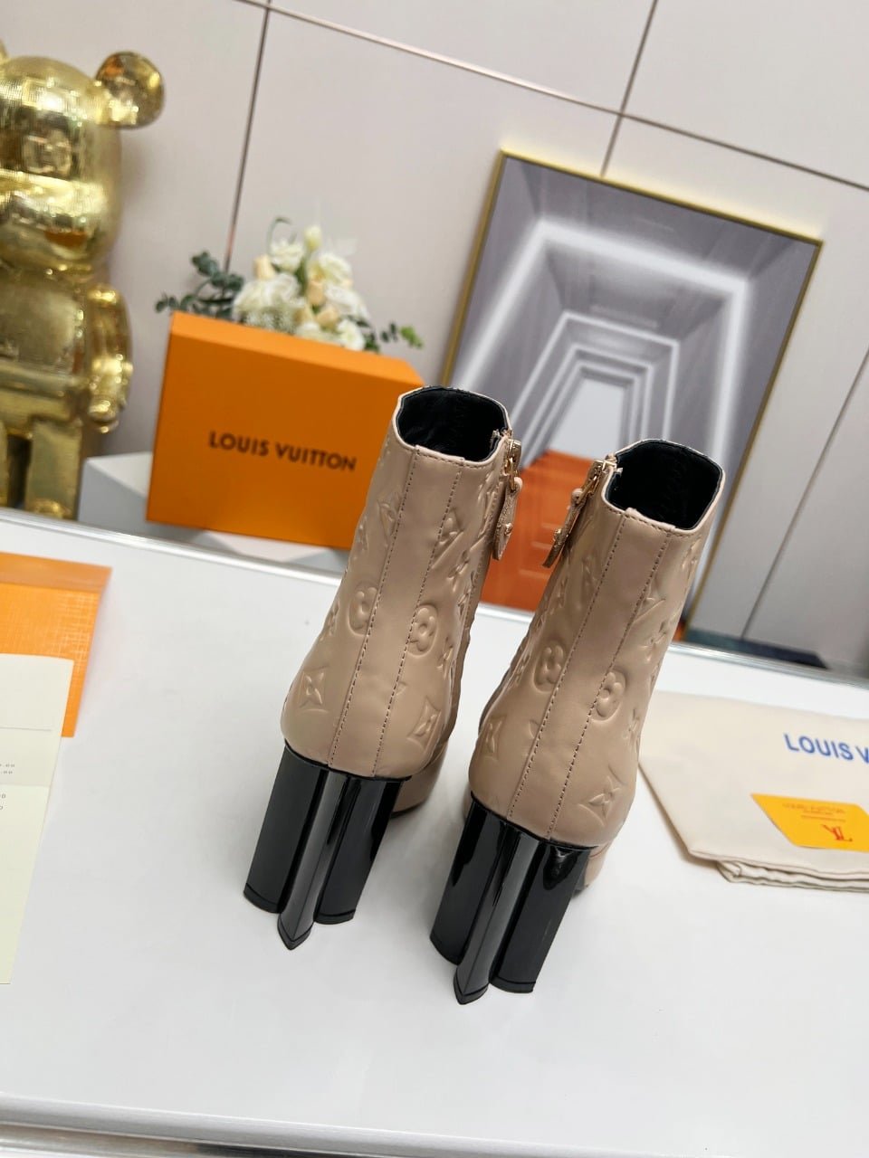 L0vis Vvtt0n Silhouette Ankle Boot Beige
