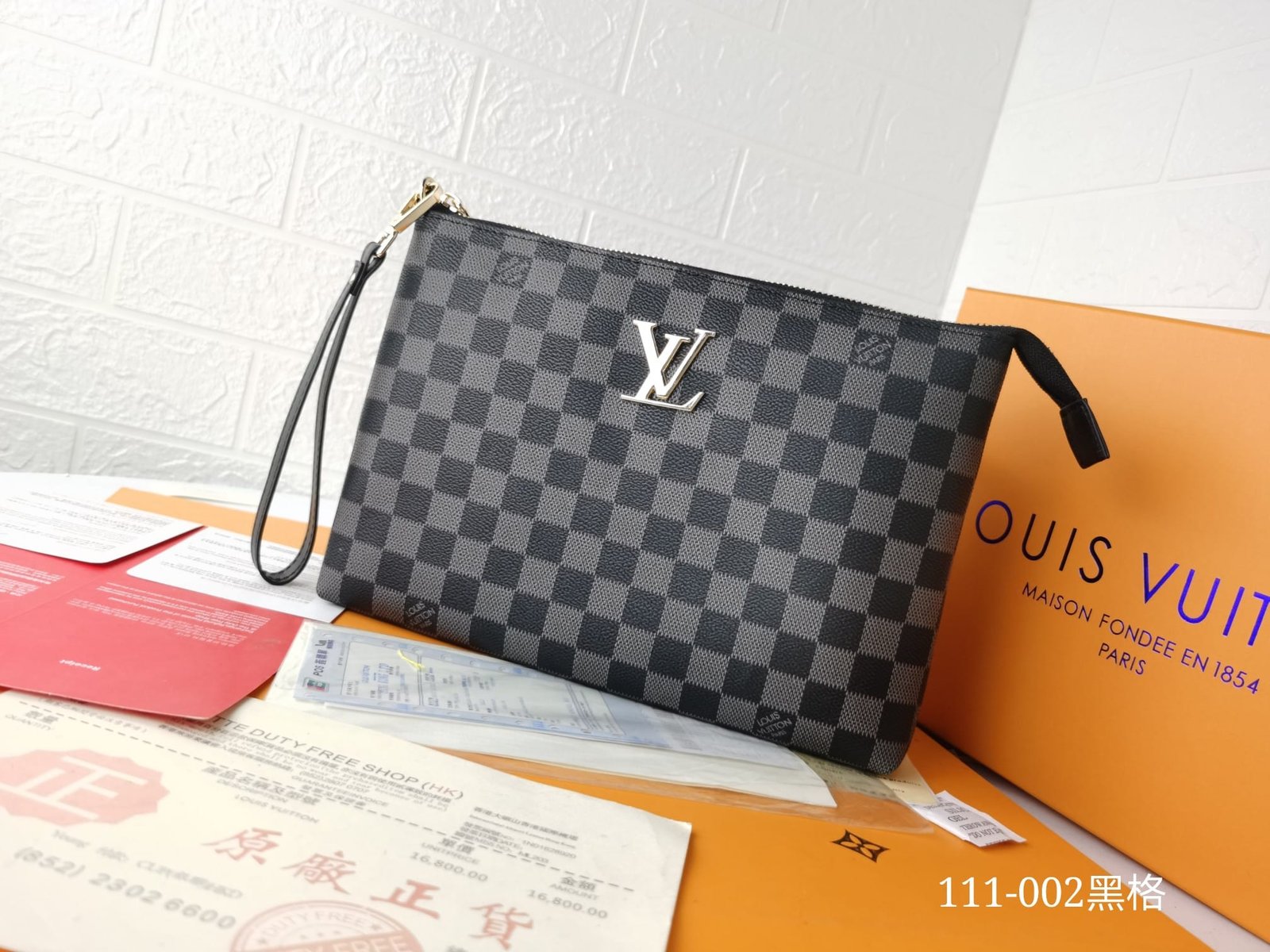 L0vis Vvtt0n Pochette Damier Canvas Black 28Cm
