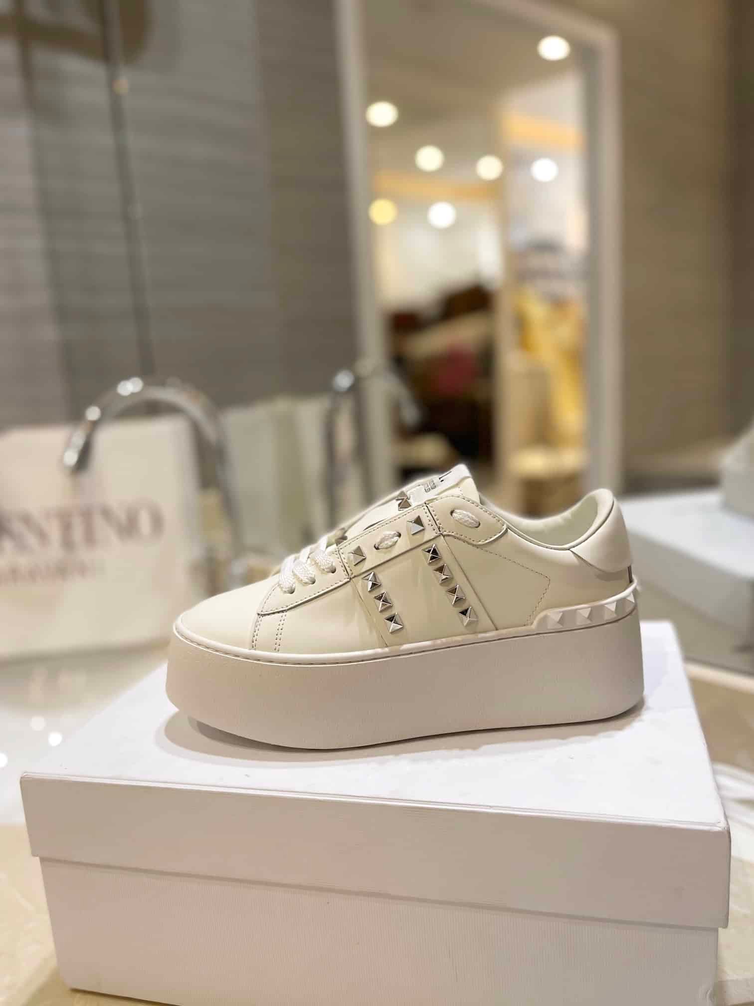Va1e*ntin0 Garavani Flatform Rockstud Untitled Sneaker In Calfskin White 4W2S0Gg8Bhs 0Bo