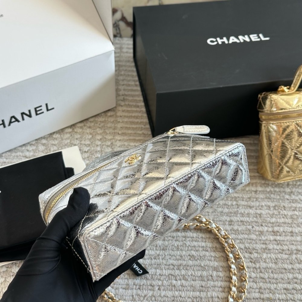 Ch**el Vanity Case With Chain Metallic Silver 20Cm